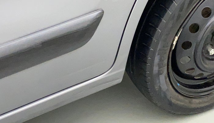 2013 Maruti Wagon R 1.0 VXI, Petrol, Manual, 77,981 km, Left running board - Minor scratches