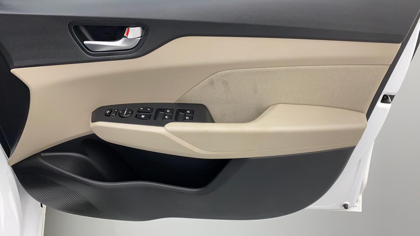 2020 Hyundai Verna SX PETROL MT, Petrol, Manual, 5,339 km, Driver Side Door Panels Control