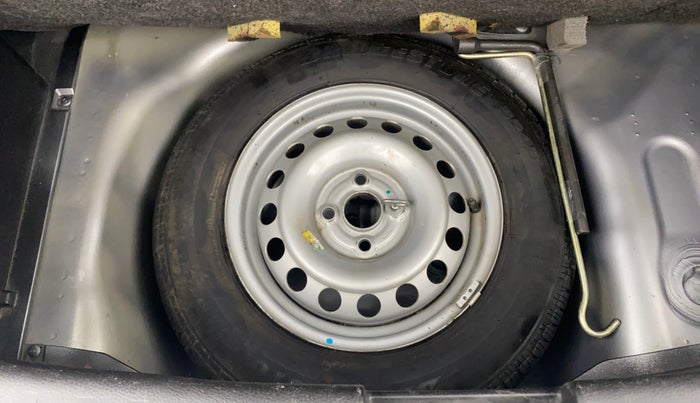 2015 Maruti Swift LXI (O), Petrol, Manual, 99,344 km, Spare Tyre