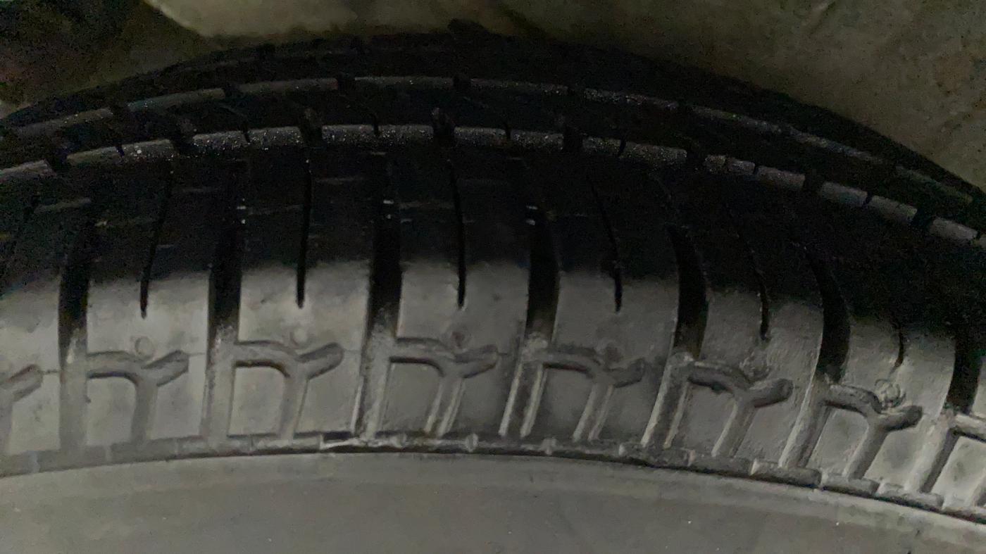 2016 Hyundai i10 MAGNA 1.1, Petrol, Manual, 29,221 km, Right Rear Tyre Tread