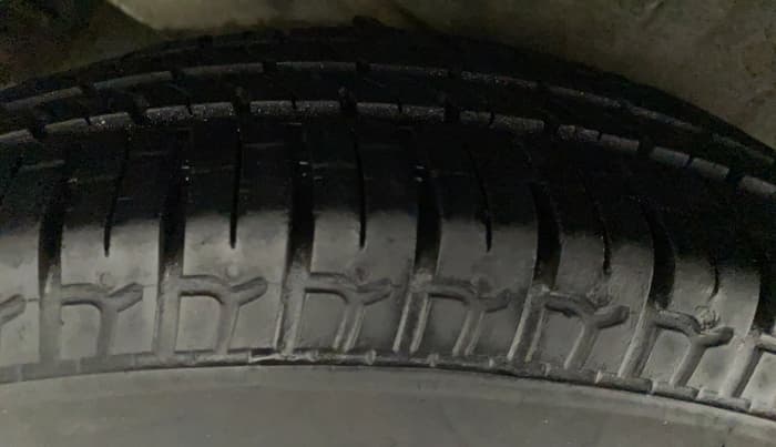 2016 Hyundai i10 MAGNA 1.1, Petrol, Manual, 29,221 km, Right Rear Tyre Tread