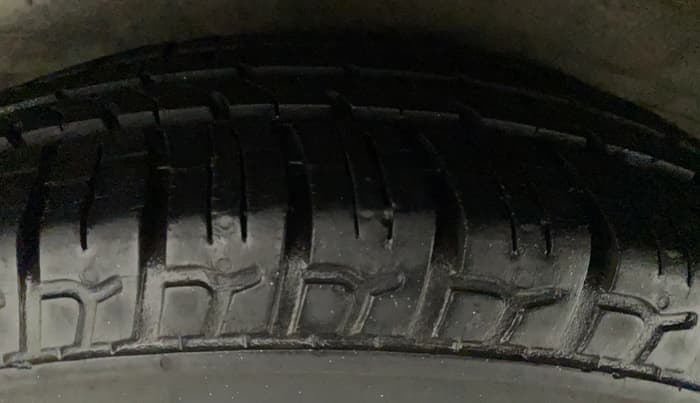 2016 Hyundai i10 MAGNA 1.1, Petrol, Manual, 29,221 km, Right Front Tyre Tread