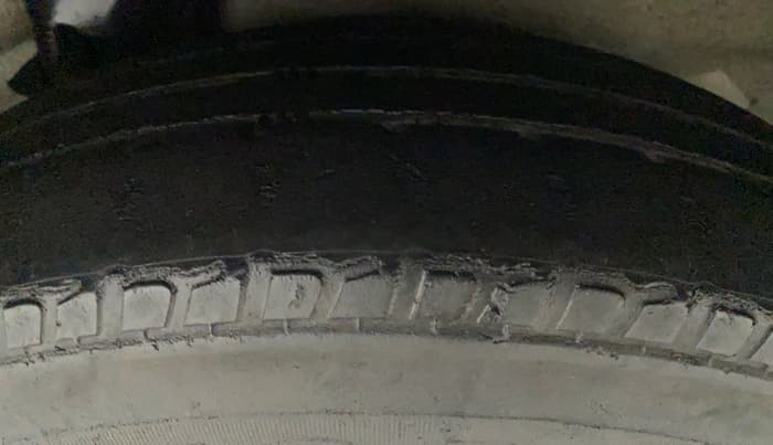2016 Hyundai i10 MAGNA 1.1, Petrol, Manual, 29,221 km, Left Rear Tyre Tread