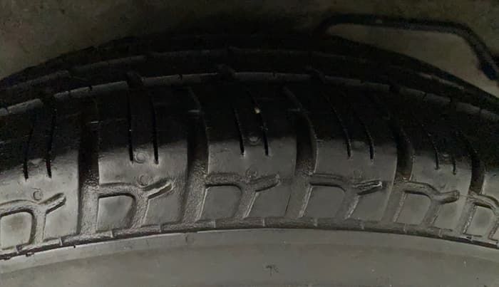 2016 Hyundai i10 MAGNA 1.1, Petrol, Manual, 29,221 km, Left Front Tyre Tread