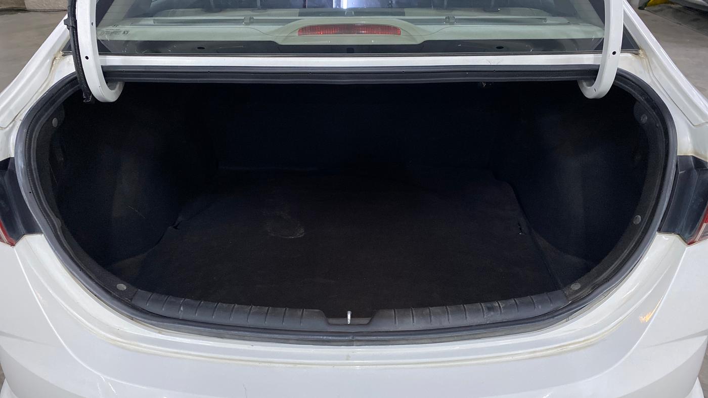 2022 Hyundai Verna SX (O) 1.5 VTVT IVT, Petrol, Automatic, 64,925 km, Boot Inside