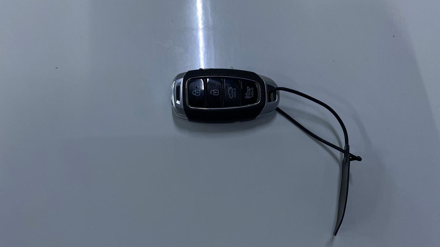 2022 Hyundai Verna SX (O) 1.5 VTVT IVT, Petrol, Automatic, 64,925 km, Key Close Up