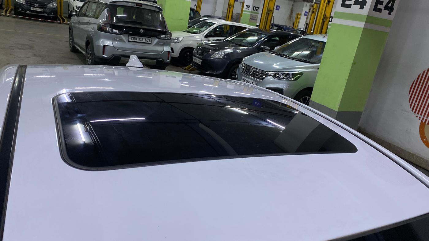 2022 Hyundai Verna SX (O) 1.5 VTVT IVT, Petrol, Automatic, 64,925 km, Moonroof/ Sunroof