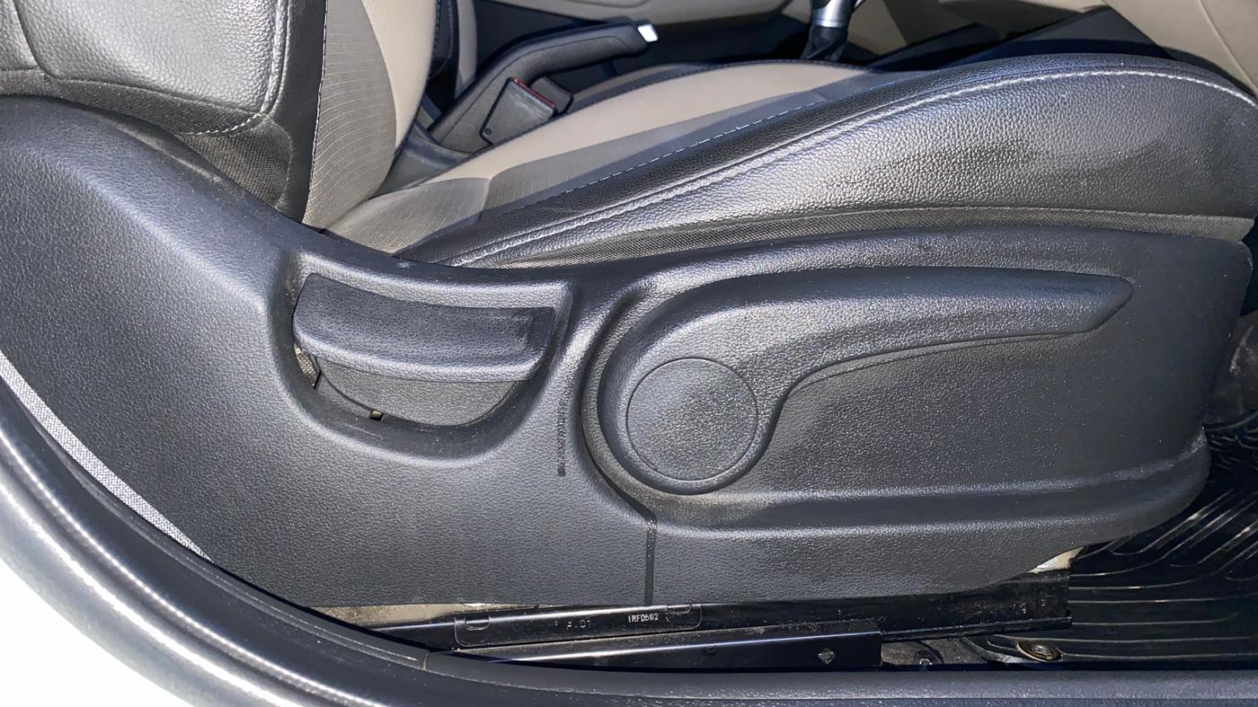 2022 Hyundai Verna SX (O) 1.5 VTVT IVT, Petrol, Automatic, 64,925 km, Driver Side Adjustment Panel