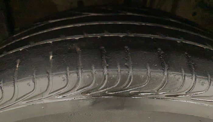 2021 Toyota YARIS G MT, Petrol, Manual, 60,417 km, Left Front Tyre Tread