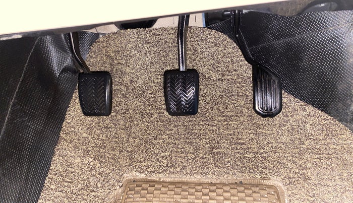 2021 Toyota YARIS G MT, Petrol, Manual, 60,417 km, Pedals