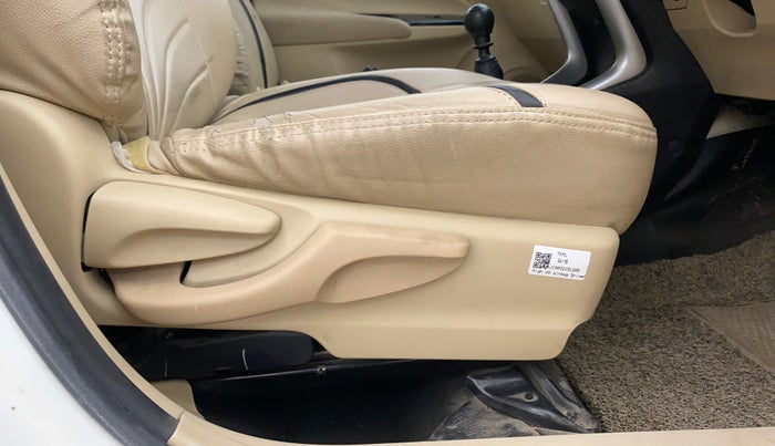 2021 Toyota YARIS G MT, Petrol, Manual, 60,417 km, Driver Side Adjustment Panel