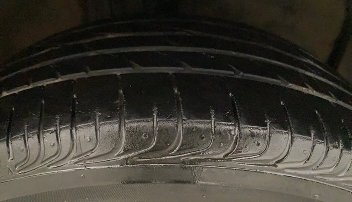 2021 Toyota YARIS G MT, Petrol, Manual, 60,417 km, Right Front Tyre Tread