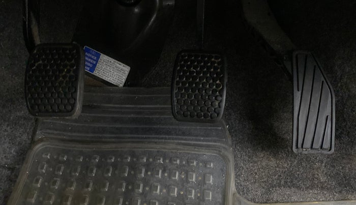 2020 Maruti Alto VXI, Petrol, Manual, 13,637 km, Pedals