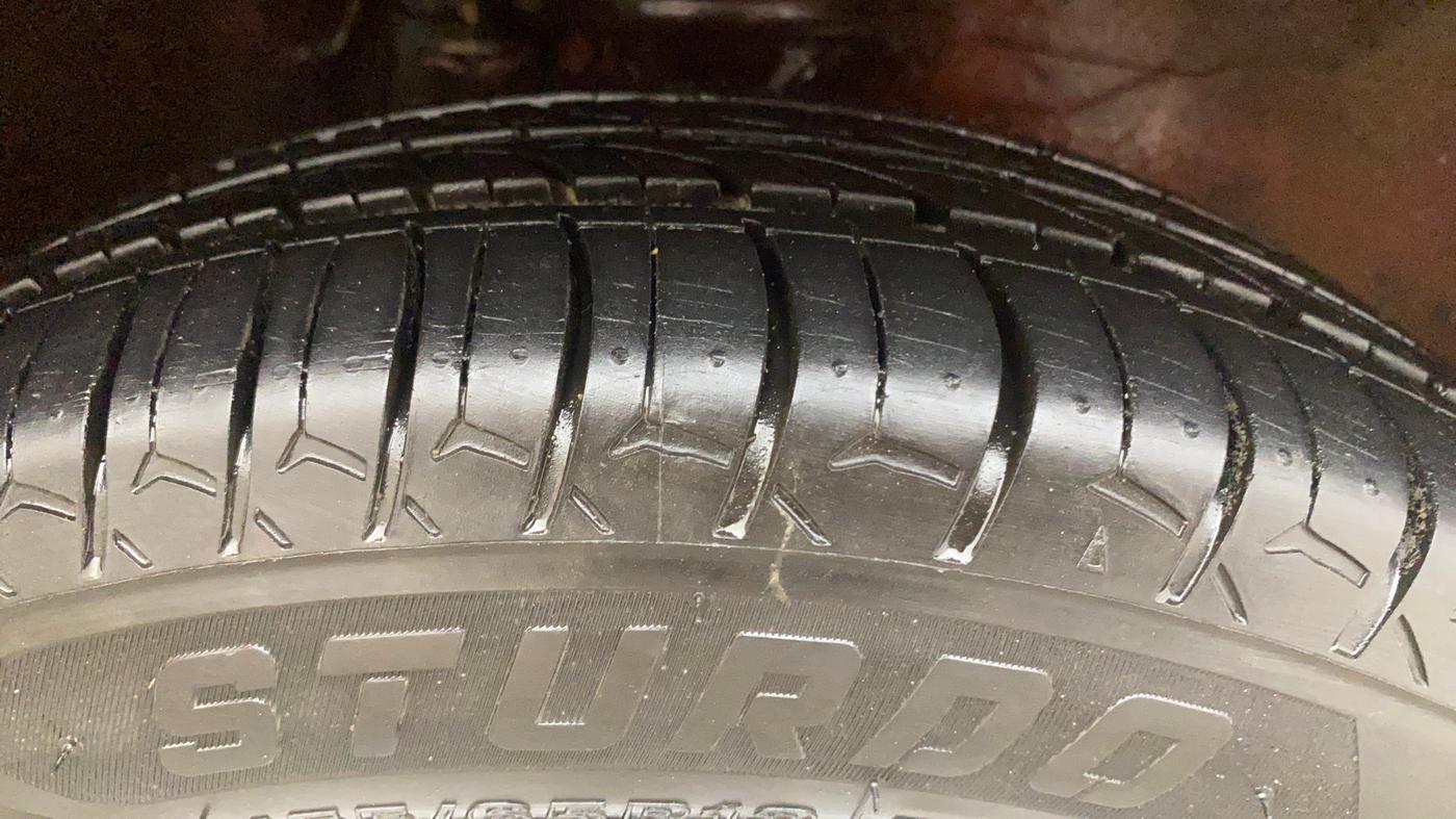 2012 Maruti Zen Estilo VXI, Petrol, Manual, 64,294 km, Right Front Tyre Tread