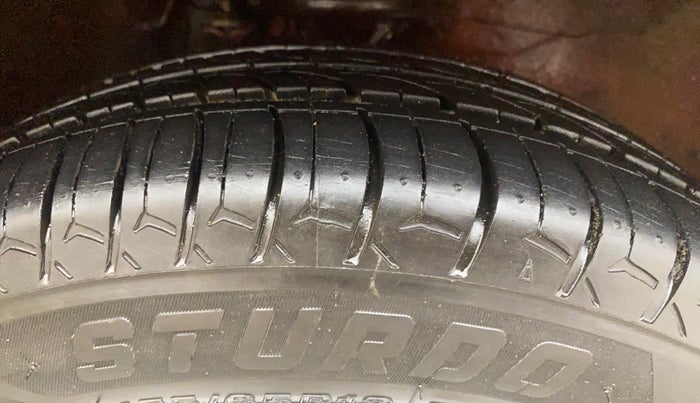 2012 Maruti Zen Estilo VXI, Petrol, Manual, 64,294 km, Right Front Tyre Tread