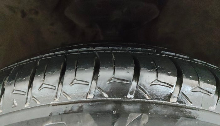 2016 Honda Jazz 1.2L I-VTEC V AT, Petrol, Automatic, 59,061 km, Right Front Tyre Tread