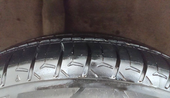 2016 Honda Jazz 1.2L I-VTEC V AT, Petrol, Automatic, 59,061 km, Right Rear Tyre Tread