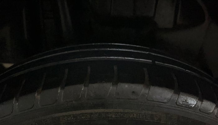 2019 Maruti Swift VXI AMT, Petrol, Automatic, 44,450 km, Right Rear Tyre Tread