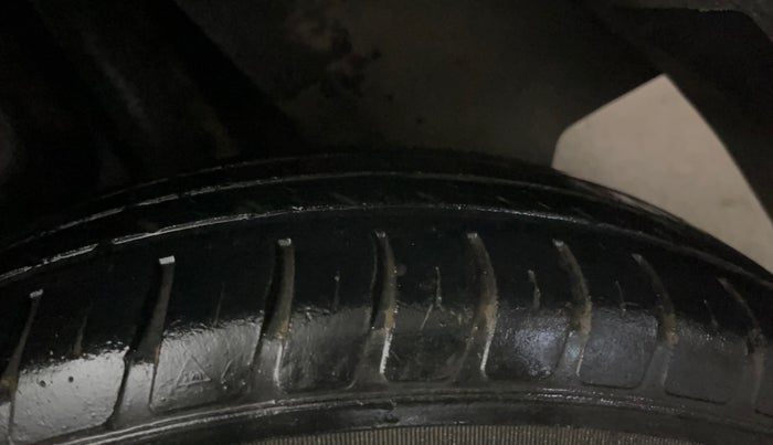 2019 Maruti Swift VXI AMT, Petrol, Automatic, 44,450 km, Left Rear Tyre Tread