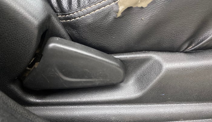 2018 Renault Kwid RXL, Petrol, Manual, 78,343 km, Driver Side Adjustment Panel