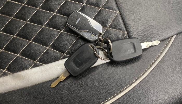 2018 Renault Kwid RXL, Petrol, Manual, 78,343 km, Key Close Up