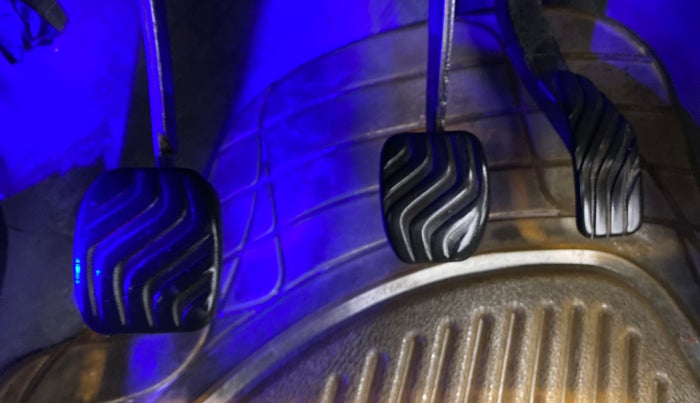 2018 Renault Kwid RXL, Petrol, Manual, 78,343 km, Pedals