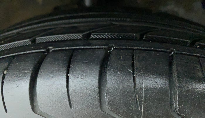 2014 Maruti Celerio VXI, Petrol, Manual, 64,335 km, Right Front Tyre Tread