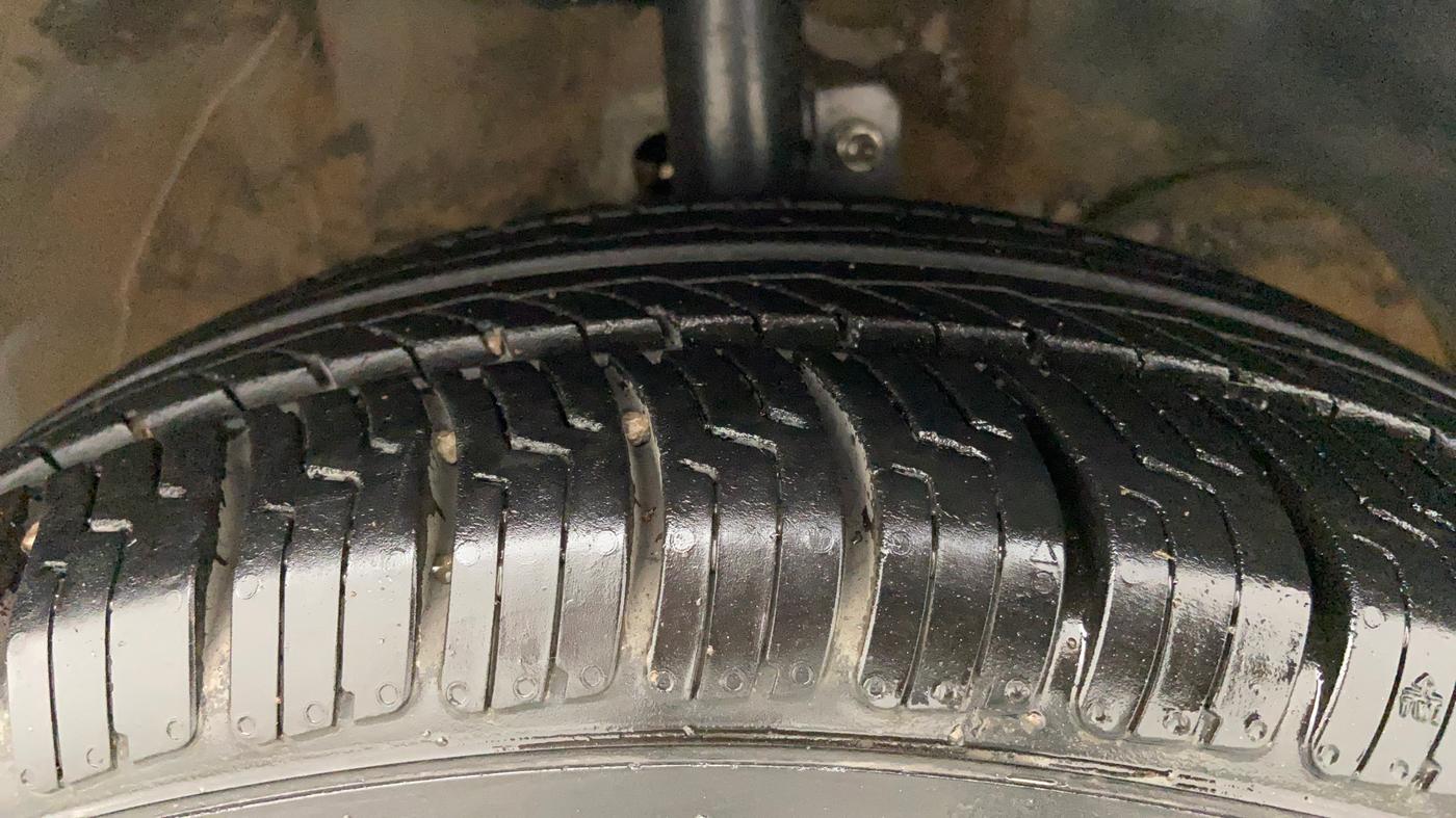 2018 Maruti Swift ZXI AMT, Petrol, Automatic, 69,238 km, Right Front Tyre Tread