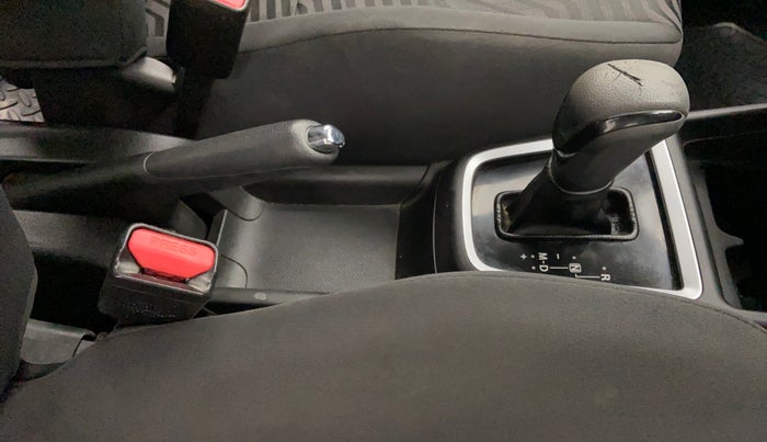 2018 Maruti Swift ZXI AMT, Petrol, Automatic, 69,238 km, Gear Lever