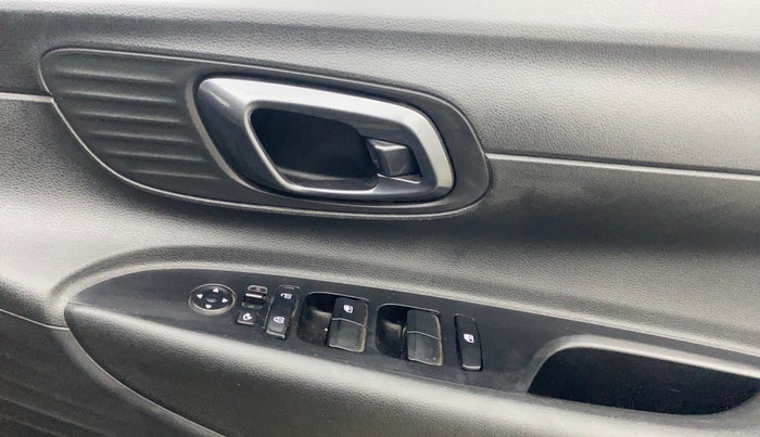 2021 Hyundai NEW I20 SPORTZ 1.2 AT, Petrol, Automatic, 33,875 km, Driver Side Door Panels Control