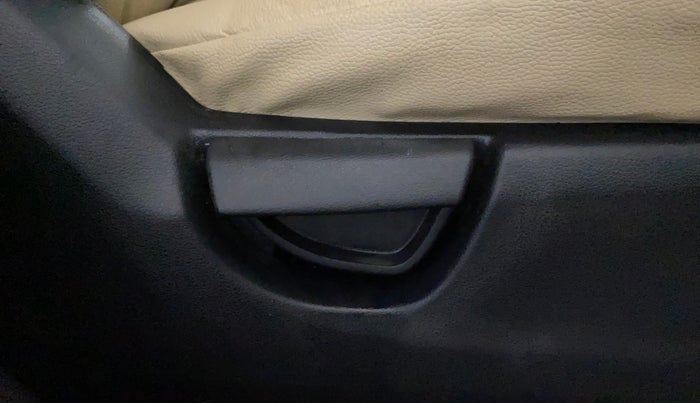 2019 Hyundai NEW SANTRO SPORTZ CNG, CNG, Manual, 72,687 km, Driver Side Adjustment Panel