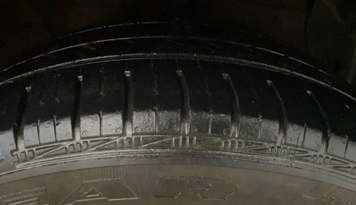 2018 Hyundai Grand i10 MAGNA AT 1.2 KAPPA VTVT, Petrol, Automatic, 45,514 km, Right Front Tyre Tread