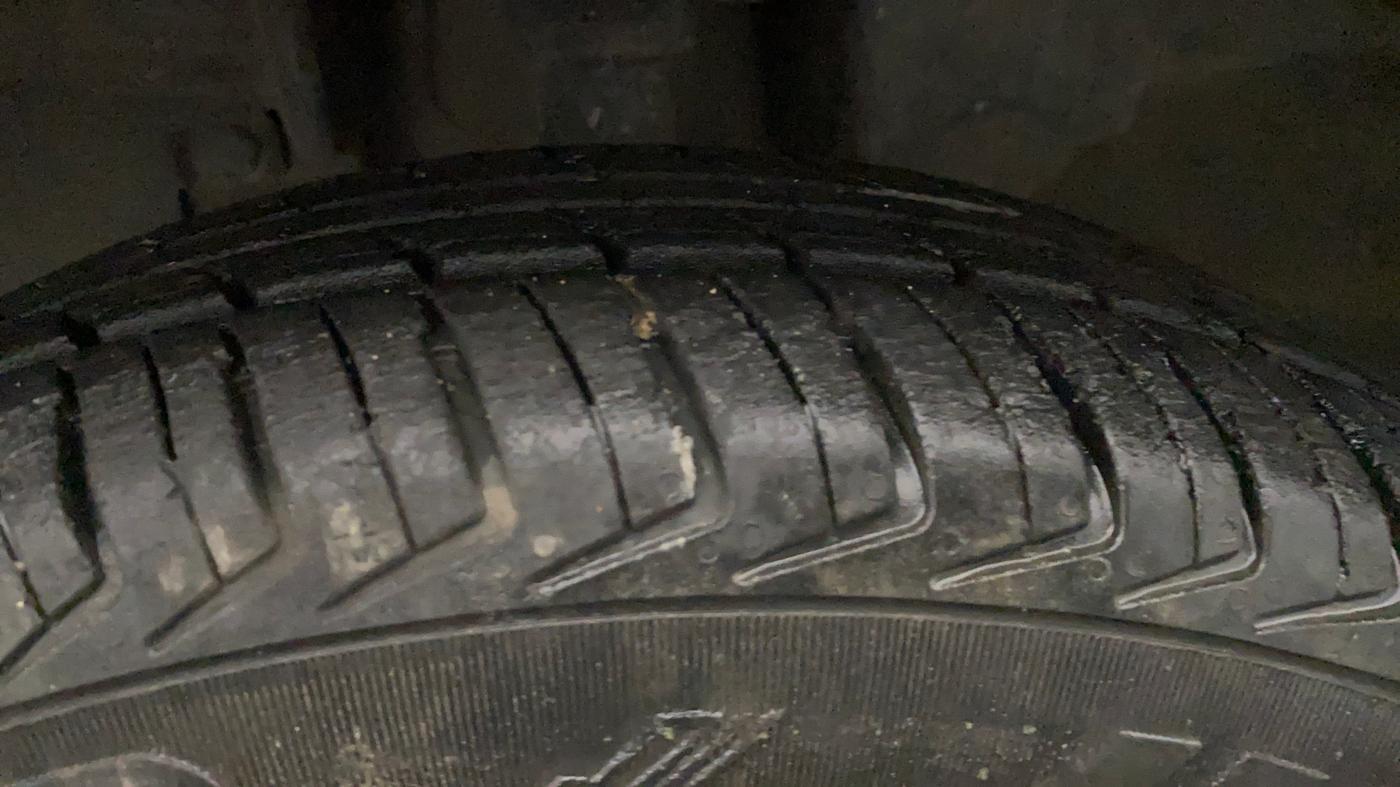 2017 Renault Kwid RXT 0.8, Petrol, Manual, 20,165 km, Left Front Tyre Tread