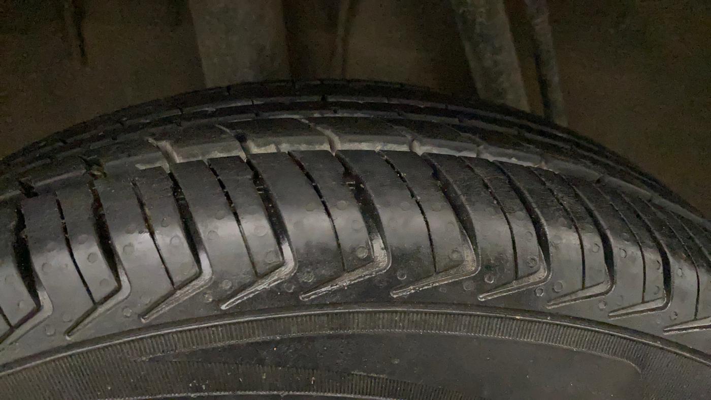 2017 Renault Kwid RXT 0.8, Petrol, Manual, 20,165 km, Right Rear Tyre Tread