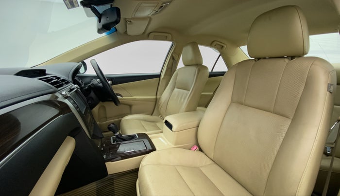 2017 Toyota Camry HYBRID, Petrol, Automatic, 70,420 km, Right Side Front Door Cabin View