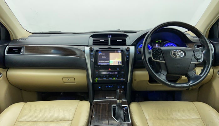 2017 Toyota Camry HYBRID, Petrol, Automatic, 70,420 km, Dashboard View