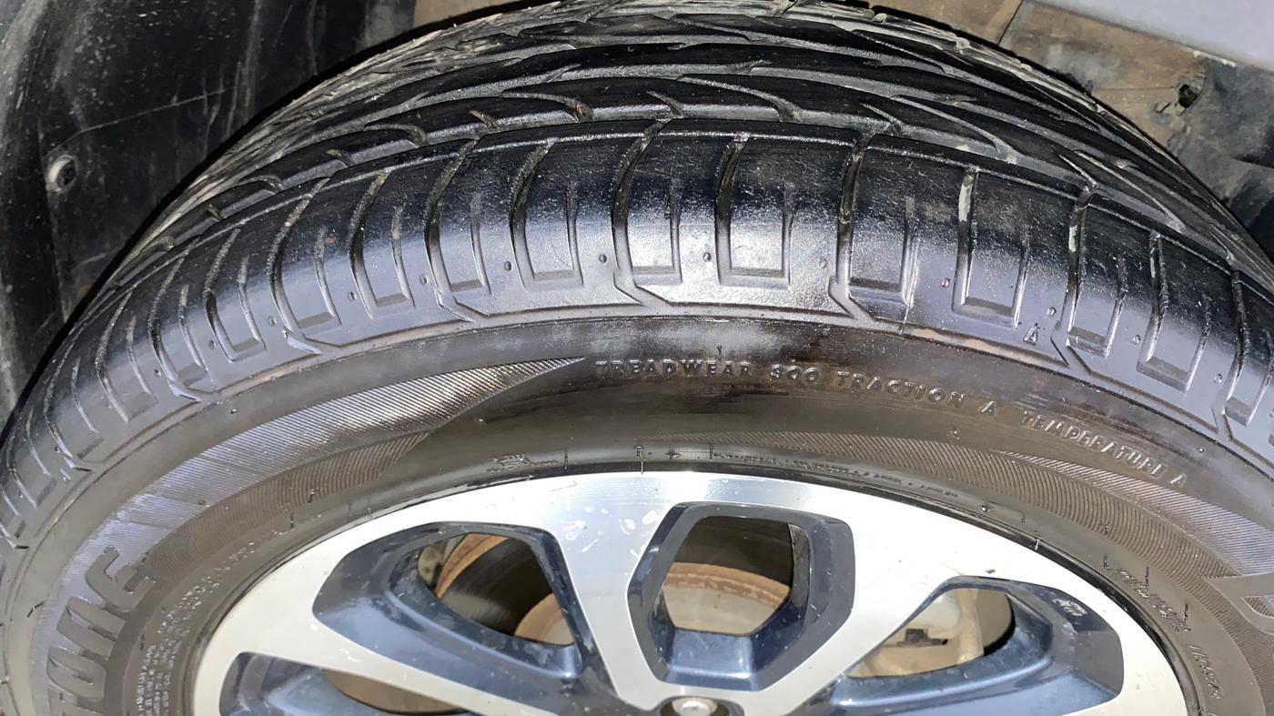 2023 Maruti Grand Vitara ALPHA SMART HYBRID AT, Petrol, Automatic, 92,996 km, Right Front Tyre Tread