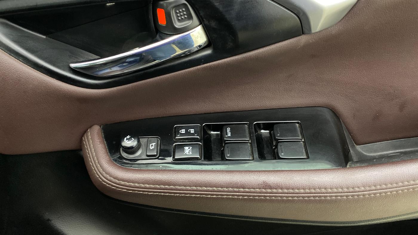 2023 Maruti Grand Vitara ALPHA SMART HYBRID AT, Petrol, Automatic, 92,996 km, Driver Side Door Panels Control