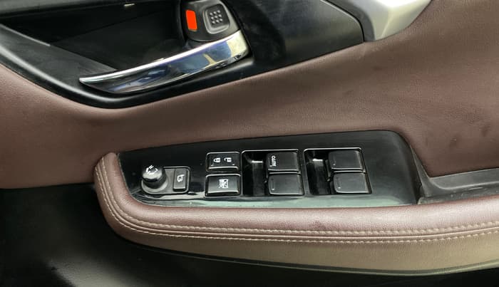 2023 Maruti Grand Vitara ALPHA SMART HYBRID AT, Petrol, Automatic, 92,996 km, Driver Side Door Panels Control
