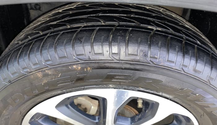 2023 Maruti Grand Vitara ALPHA SMART HYBRID AT, Petrol, Automatic, 92,996 km, Left Front Tyre Tread