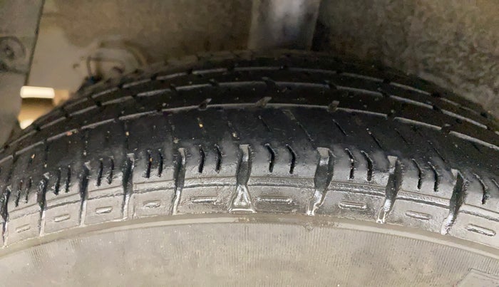 2015 Hyundai Grand i10 SPORTZ 1.2 KAPPA VTVT, Petrol, Manual, 77,879 km, Right Rear Tyre Tread