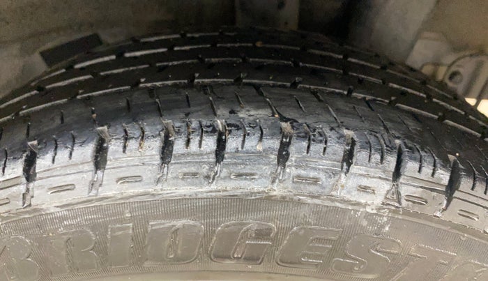 2015 Hyundai Grand i10 SPORTZ 1.2 KAPPA VTVT, Petrol, Manual, 77,879 km, Left Rear Tyre Tread