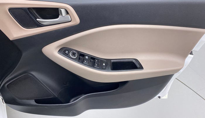 2020 Hyundai Elite i20 1.2 SPORTS PLUS VTVT, Petrol, Manual, 28,062 km, Driver Side Door Panels Control