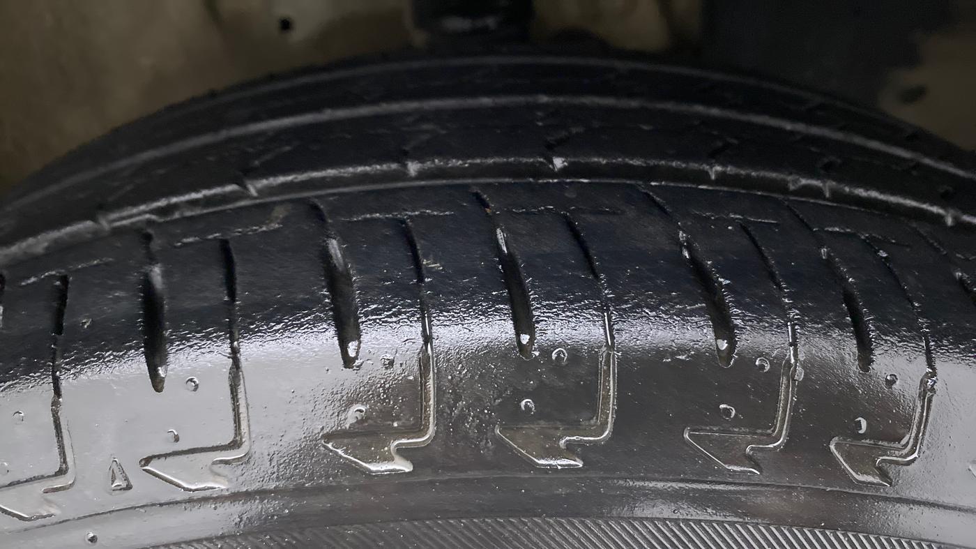 2018 Maruti IGNIS DELTA 1.2, Petrol, Manual, 40,244 km, Right Front Tyre Tread