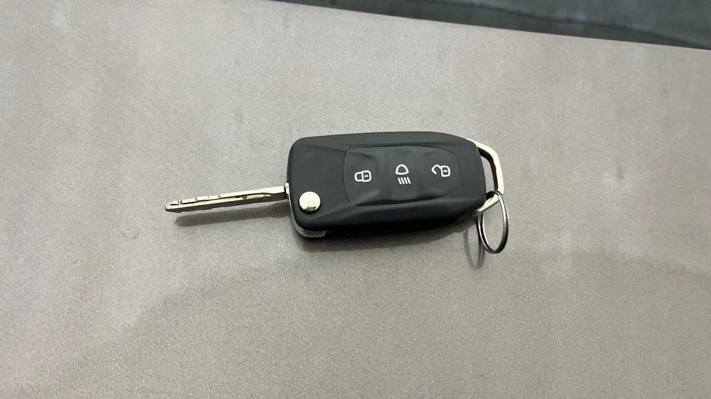 2018 Tata TIGOR XZ PETROL, Petrol, Manual, 70,418 km, Key Close Up