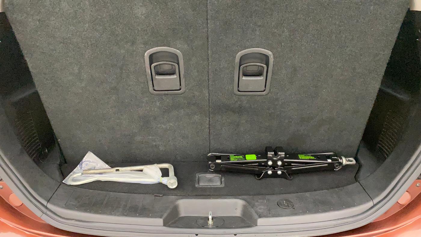 2019 Mahindra XUV500 W11(O), Diesel, Manual, 36,847 km, Boot Inside