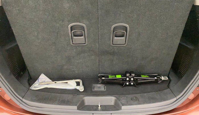 2019 Mahindra XUV500 W11(O), Diesel, Manual, 36,847 km, Boot Inside