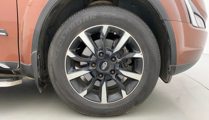 2019 Mahindra XUV500 W11(O), Diesel, Manual, 36,847 km, Right Front Wheel