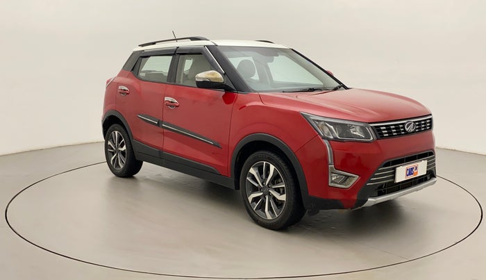 2021 Mahindra XUV300 W8(O) 1.2 PETROL DUAL TONE, Petrol, Manual, 12,532 km, Right Front Diagonal