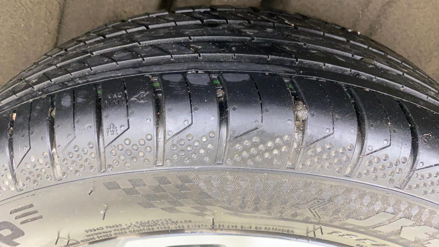 2024 Maruti FRONX ALPHA 1.0L TURBO 6 AT, Petrol, Automatic, 37,751 km, Right Rear Tyre Tread